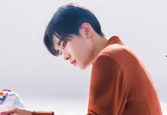 网友爆料易烊千玺视频,网友热议背后的故事